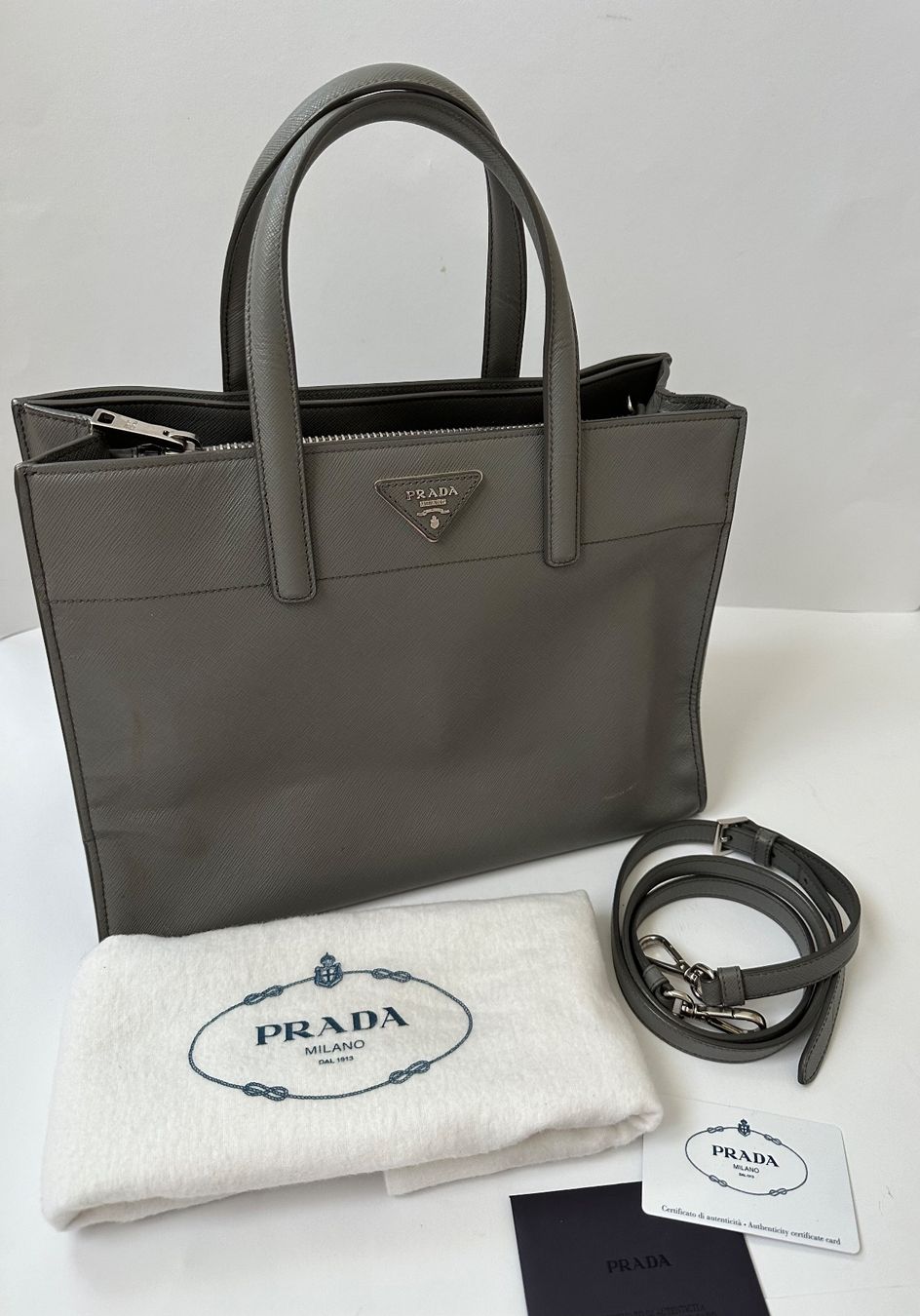 Prada Borse da donna: PRADA TRIPLE POCKETS TOTE BAG – Usato da Pregassona venduto da Reluxuryspace