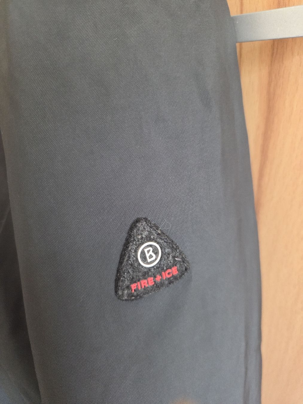 Bogner Giacche: Original Bogner Daunenjacke Oliv Gr.38/40  Fire +Ice – Usato da Winterthur venduto da katzen07 1