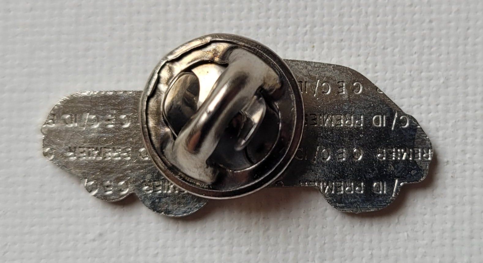 Placchette & Badge: PIN – AUTOMOBIL – Usato da Neftenbach venduto da Mador6 1
