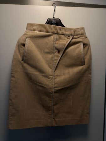 Jupe Max Mara en velours beige, taille 38 - parfait état