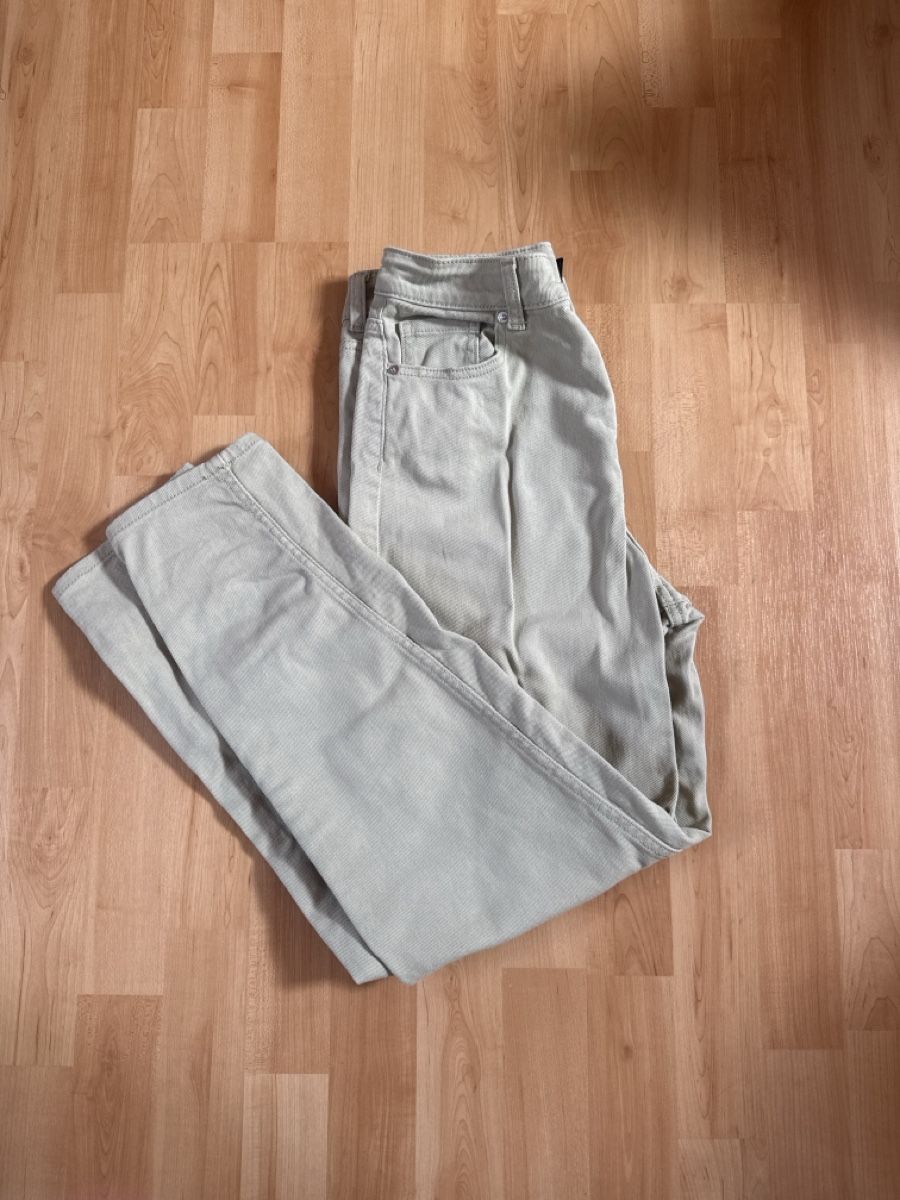 H&M Jeans: Jeans kaki – Gebraucht aus Bevaix von jpfund