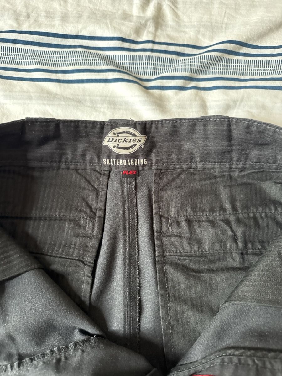 Dickies Hosen: Pantalons Dickies Noir taille W28 – Gebraucht aus  von  4
