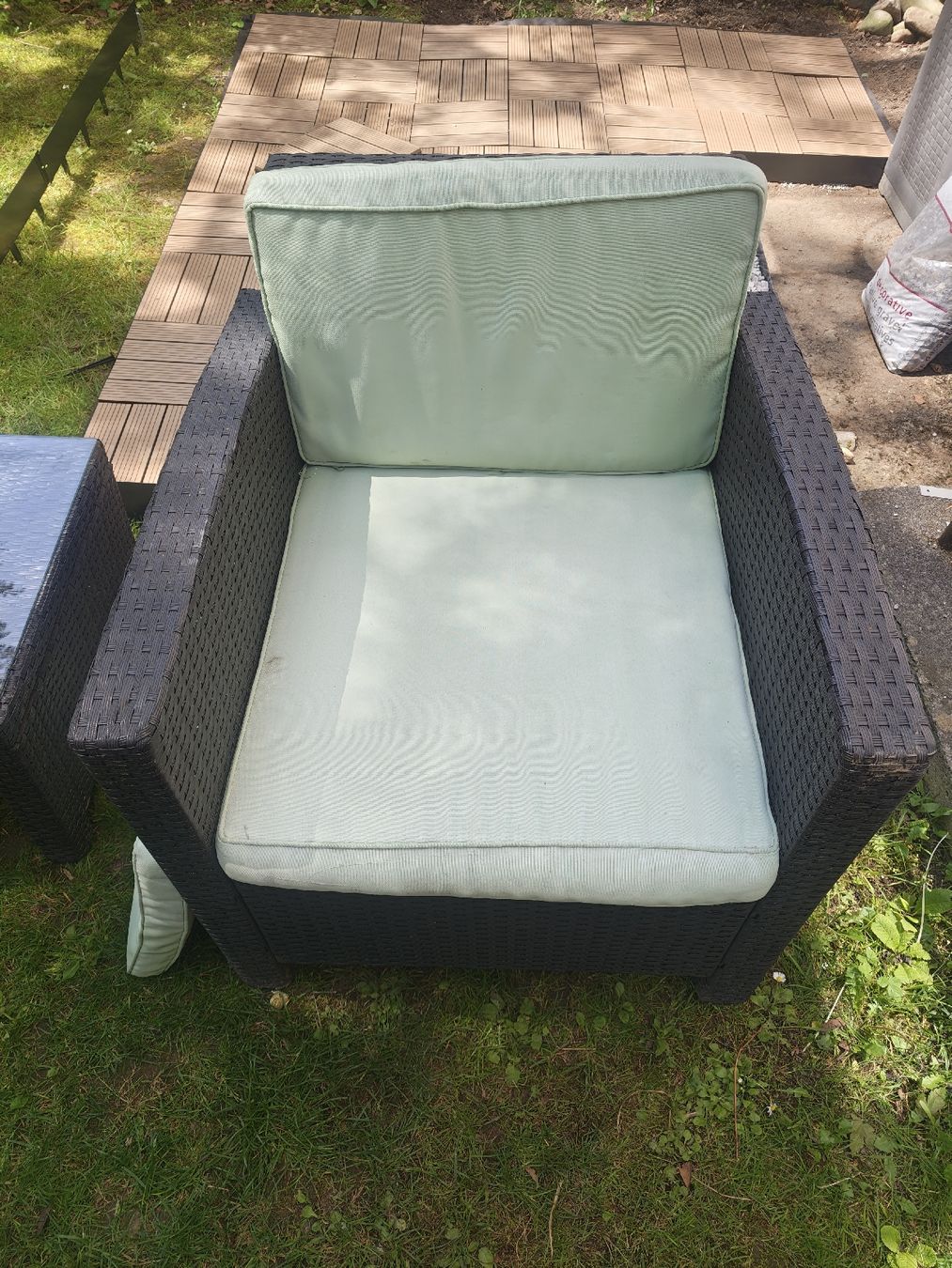 Set di tavolo e panche: Gartenlounge Set, Polyrattan, Tisch mit Glasplatte – Usato da St. Gallen venduto da Eliane_Erni 6