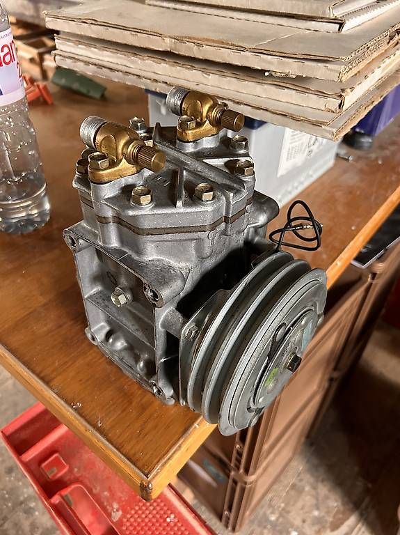 Alle Autoersatzteile: Klimakompressor Oldtimer Ford V8 – Gebraucht aus Ebnat-Kappel von mic_2pwc