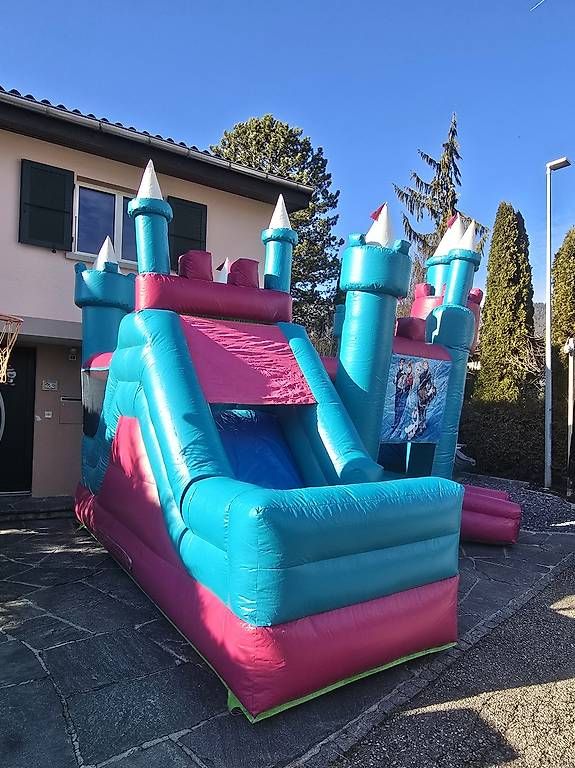 Scivoli: Château gonflable à louer – Usato da Bussigny venduto da jau_5zcy 2