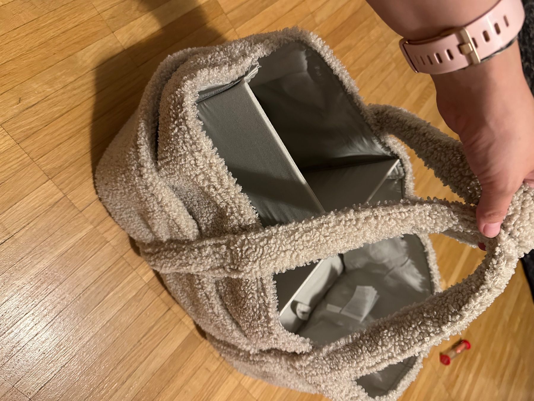 H&M Borse & Zaini: WICKELTASCHE AUS TEDDYFLEECE – Usato da Niederglatt ZH venduto da par_6qdl 1