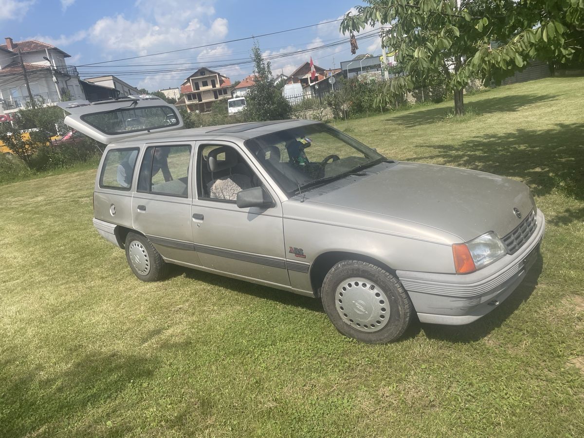 Opel Automobili: Opel Kadet 1.5 mfk 2022 – Usato da Nürensdorf venduto da maqopaqo