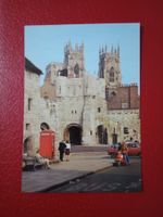 AK UK York Münster belebt Vespa Telefonkabine