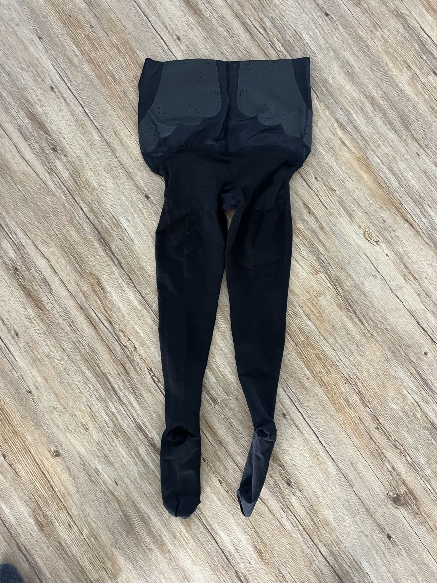 Sigvaris Calze & Collant: Kompressionsstrumpfhose Schwangerschaft S Plus Normal black – Nuovo e nell'imballaggio originale da Altstätten SG venduto da tan_lzx2