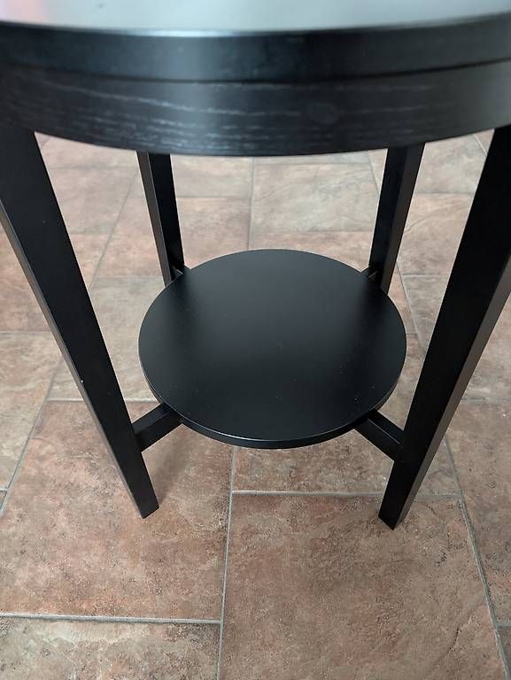 Ikea Tavoli: Beistelltisch schwarz, rund – Usato da Oberhasli venduto da Sepp33 3