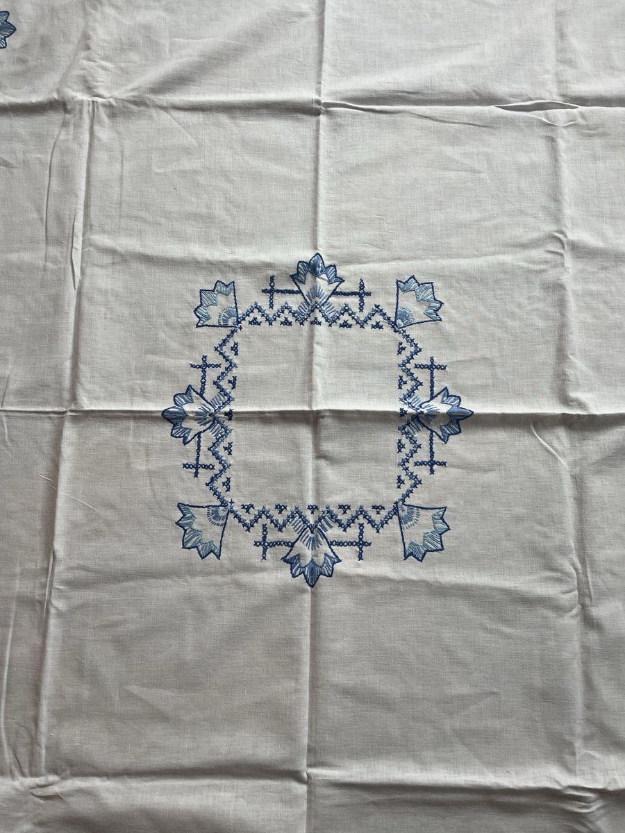 Altra biancheria da tavola: Tischdecke bestickt, ca. 115x156cm – Usato da Gockhausen venduto da AnneT07 2