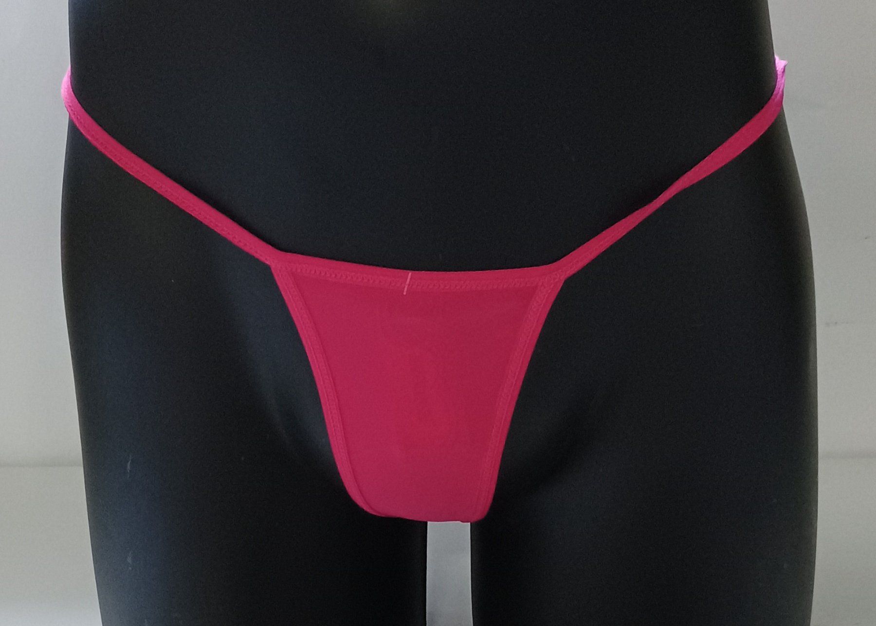 Sonstige Unterwäsche: String Tanga Pink (neu) – Gebraucht aus Rothrist von GIWALD