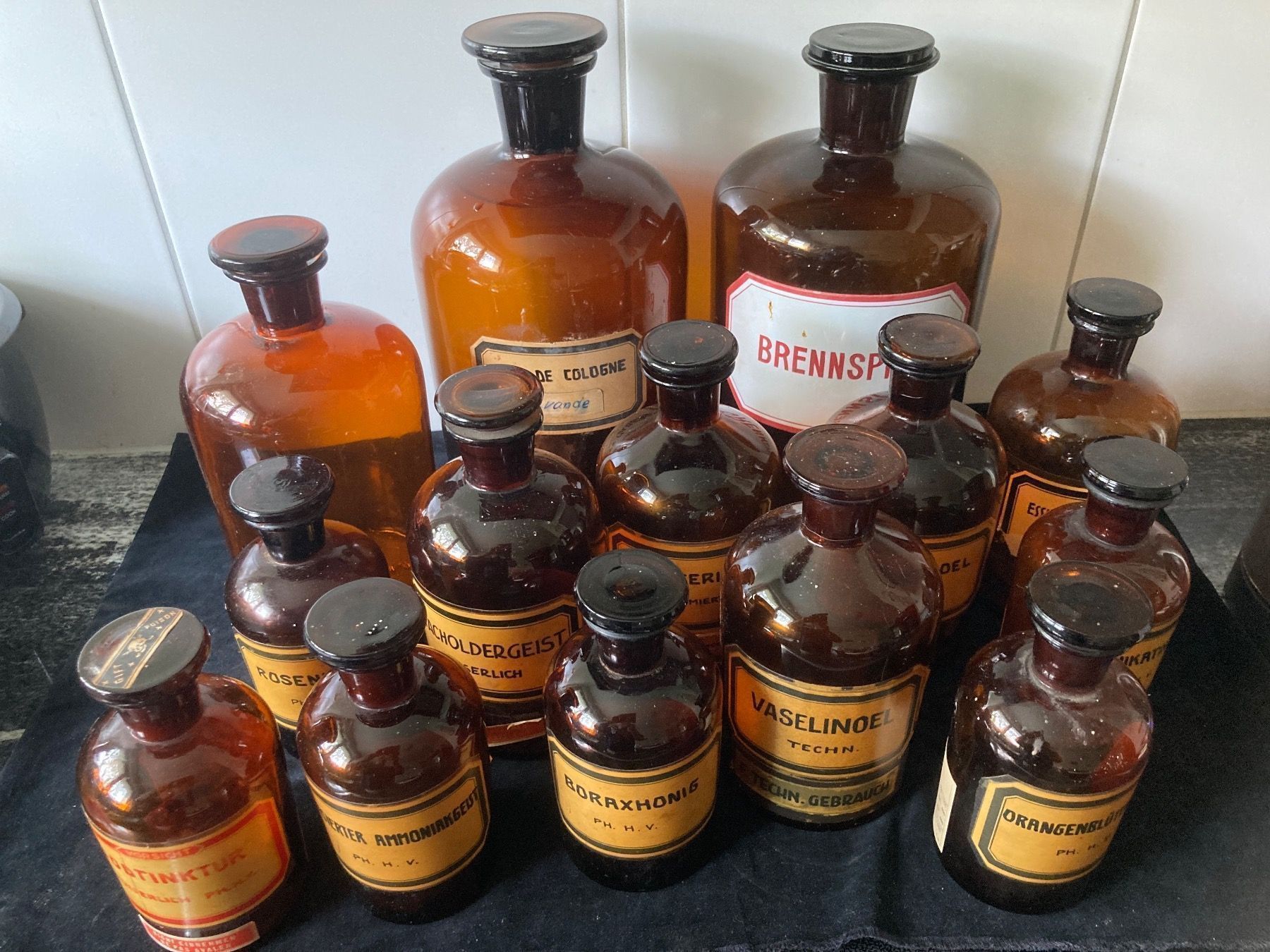 Accessori da laboratorio: 14 alte Apotheker-Flachen 2 x 5 Liter, – Usato da Zürich venduto da Chaeffeler