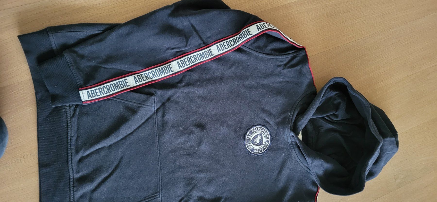 Abercrombie Maglioni & Felpe: Kaputzenpullover von Aebercombie and Fitch – Usato da Amlikon-Bissegg venduto da Schnuefeli4 1