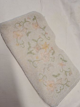 Kleine Tasche mit Perlenstickerei 70 iger Jahre