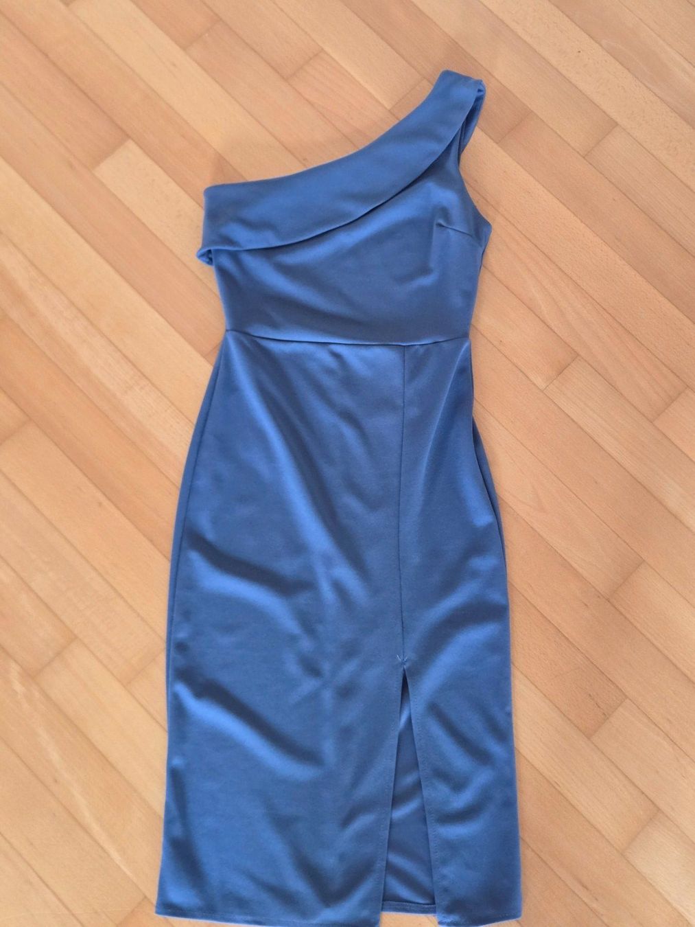Wal G. Vestiti: Kleid Blau Wal G. – Usato da Wängi venduto da Bibo4. 1