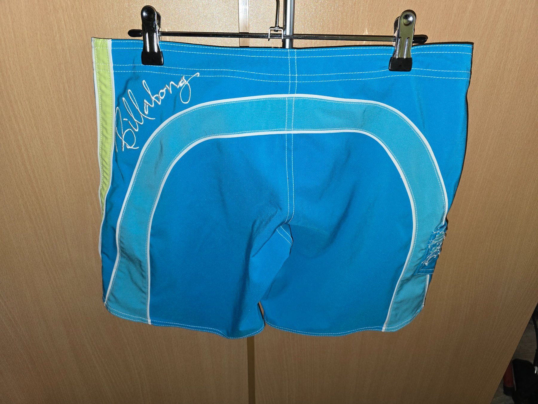 Billabong Pantaloni: Short Billabong, taille 1 (36) – Nuovo (secondo la descrizione) da La Neuveville venduto da Diamise 1