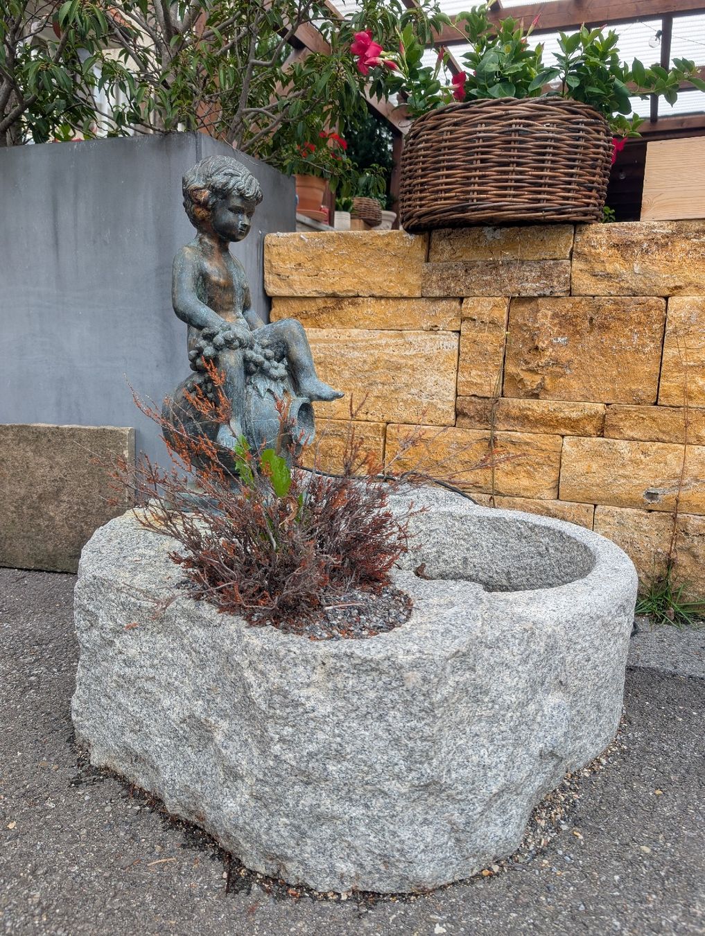 Stagni & Fontane ornamentali: Gartenbrunnen mit Wasserkreislauf – Usato da St. Gallen venduto da Isycheng