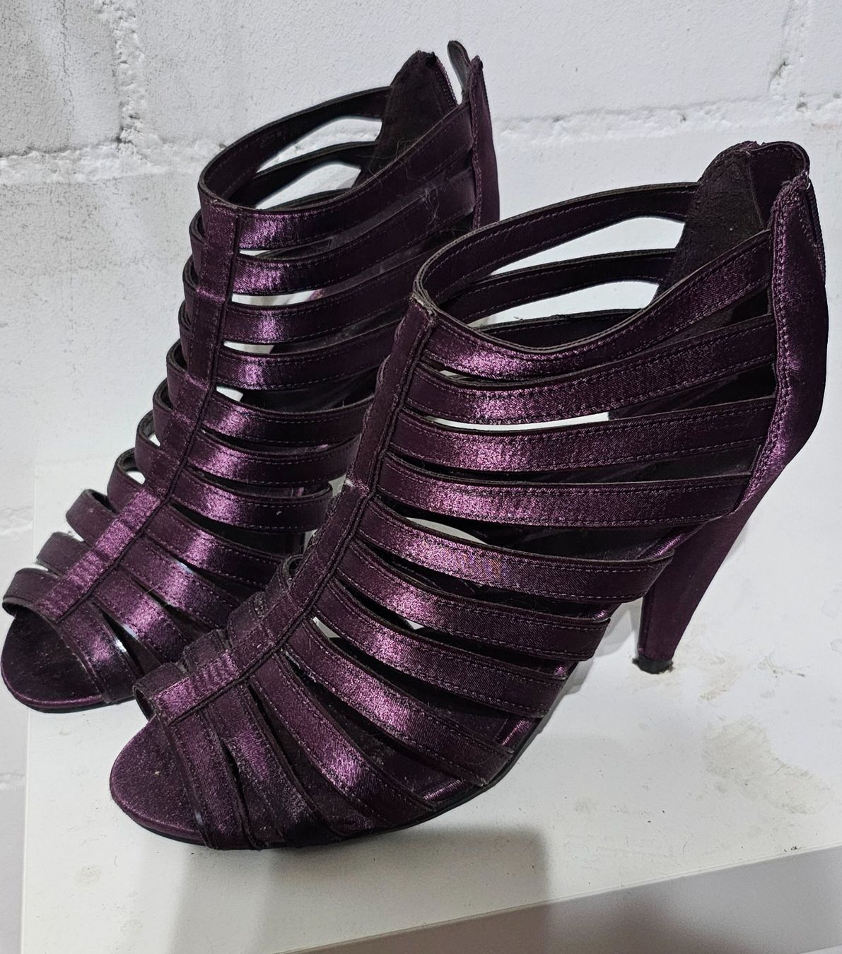 Damenschuhe: Violette Sommer Sandaletten mit Absatz, ca. 10cm Grösse 38, – Gebraucht aus Birmensdorf ZH von RehliAllerlei