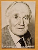 Desmond Llewelyn, Original Autogramm auf Foto in s/w