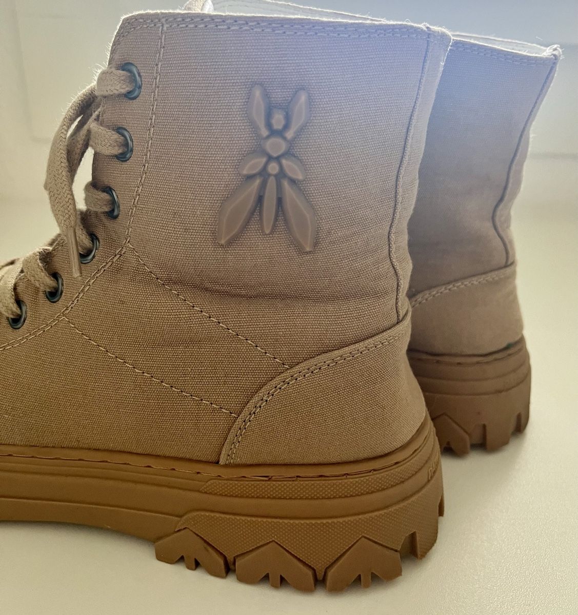 Patrizia Pepe Scarpe da donna: Patrizia Pepe Sneaker Boots beige Gr. 39 – Usato da Wilen b. Wollerau venduto da kar_8vzh 1