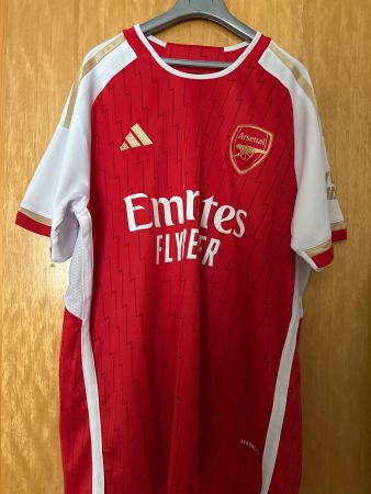 Maillot d’Arsenal floqué Saka