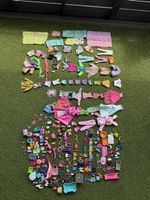 Riesiges Barbie Kleider- & Zubehörpaket 