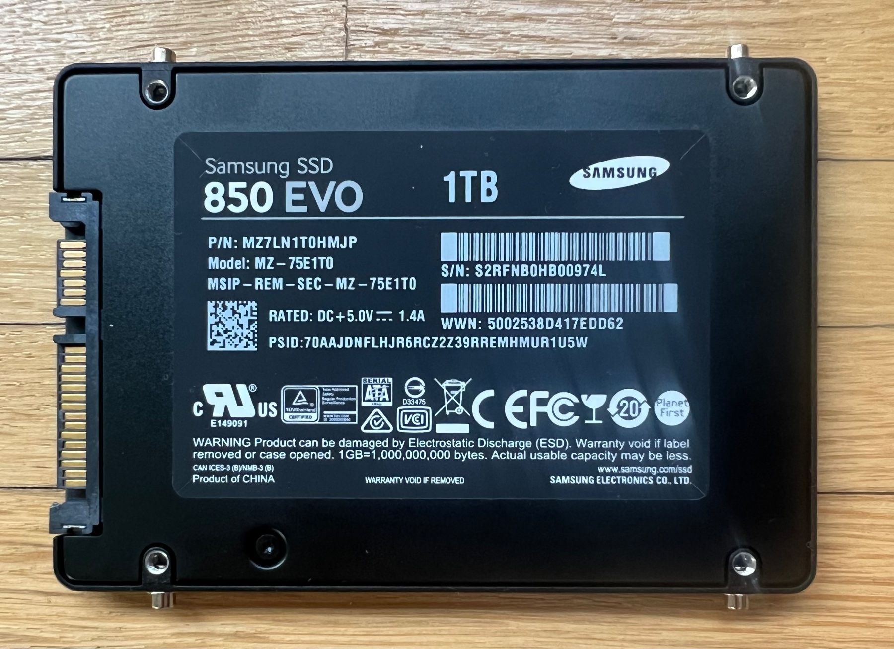 Samsung Dischi rigidi: Samsung SSD 850 EVO 1 TB – Usato da Rüti ZH venduto da Mazsola777 1