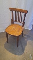 Chaise bistrot style Thonet vintage bois clair, assise usée