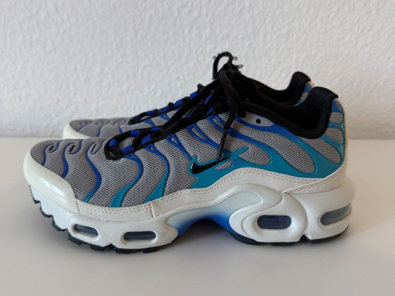 Nike Scarpe da donna: Nike Air Max TN Plus – Grau / Blau – Usato da Langenthal venduto da Mupho8