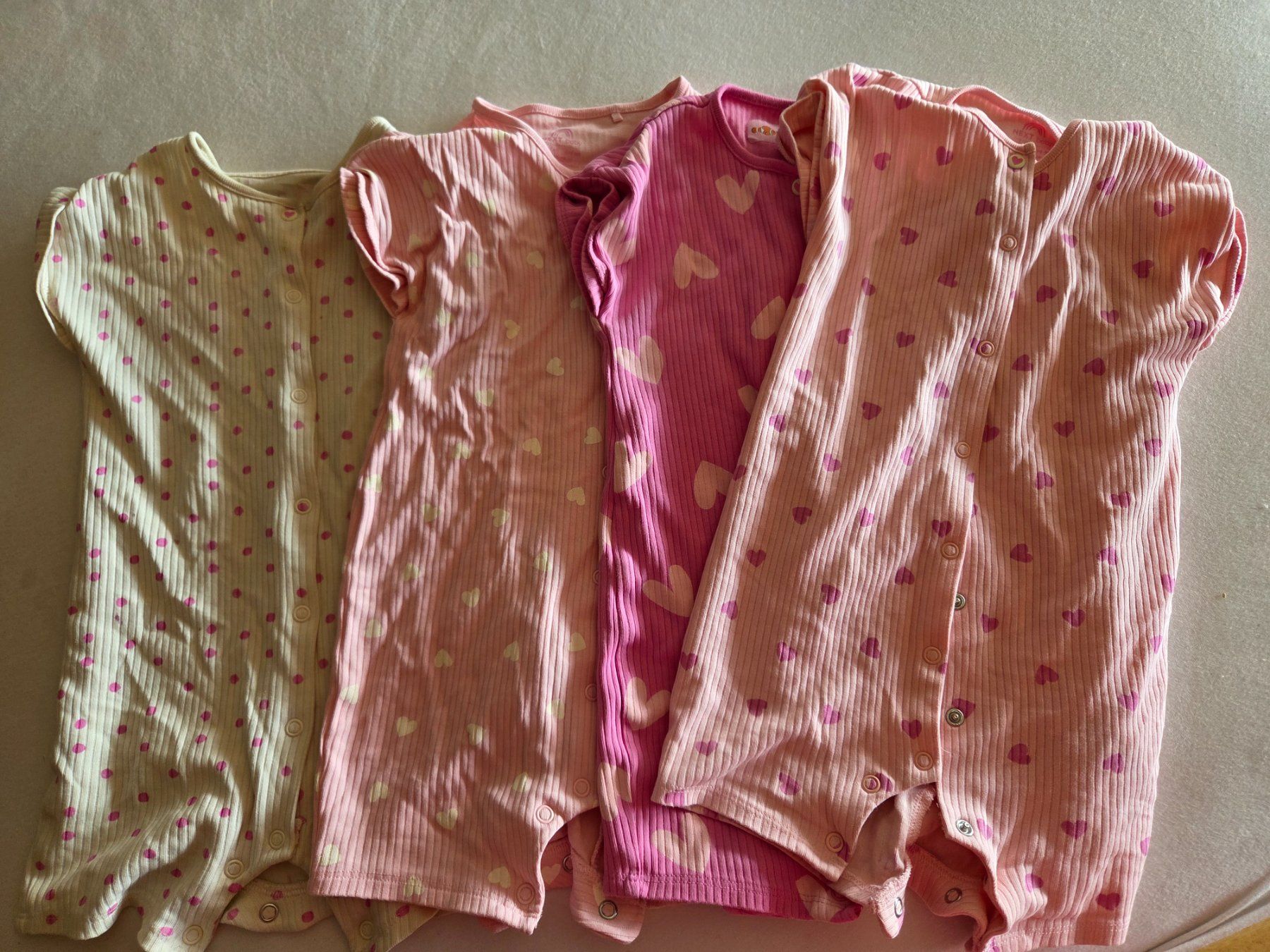 Pyjamas: 4er-Set Mädchen Pyjamas Gr. 80 – D'occasion à Zollikon par Alicebunn