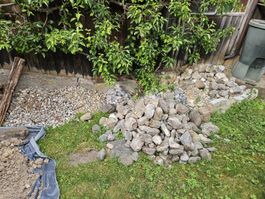 Steine/ Gartensteine kostenlos