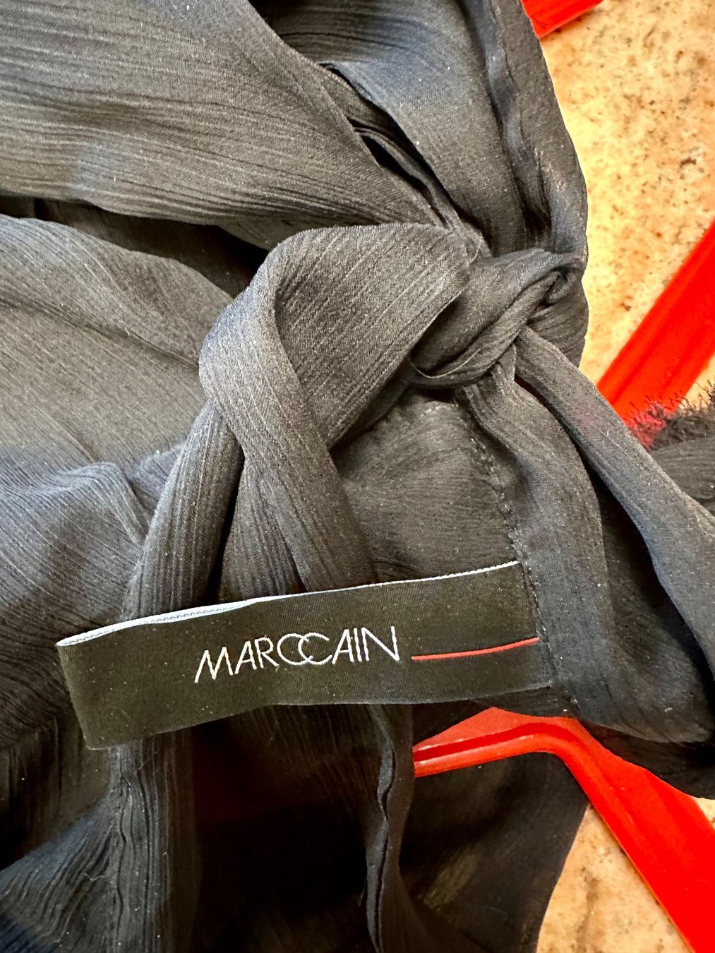 Marc Cain Camicette: MARC CAIN - Ärmellose luxuriöse Bluse / N2 – Nuovo e nell'imballaggio originale da Spreitenbach venduto da Jessy8 3