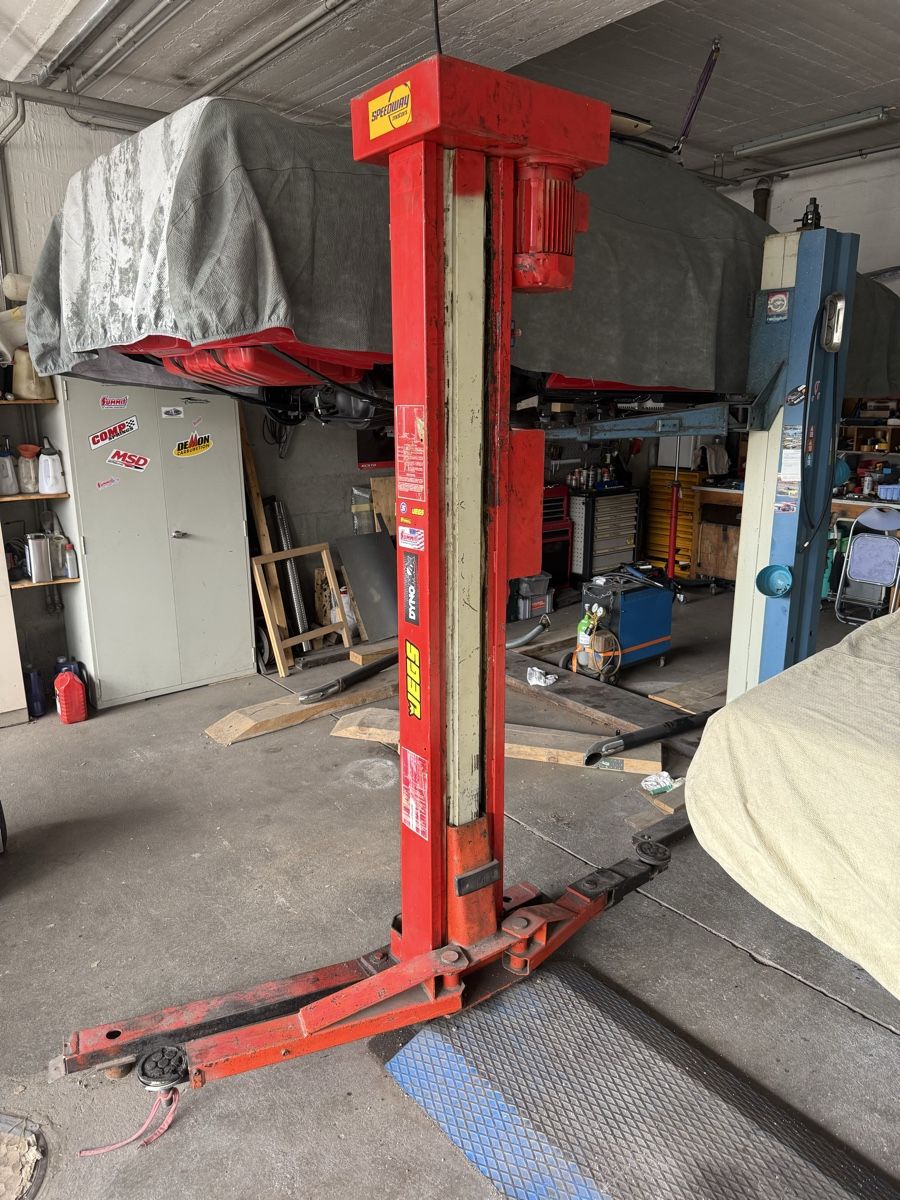 Ponts élévateurs & Crics: Autolift 2 Säulen – D'occasion à Wettingen par Redarrow 1