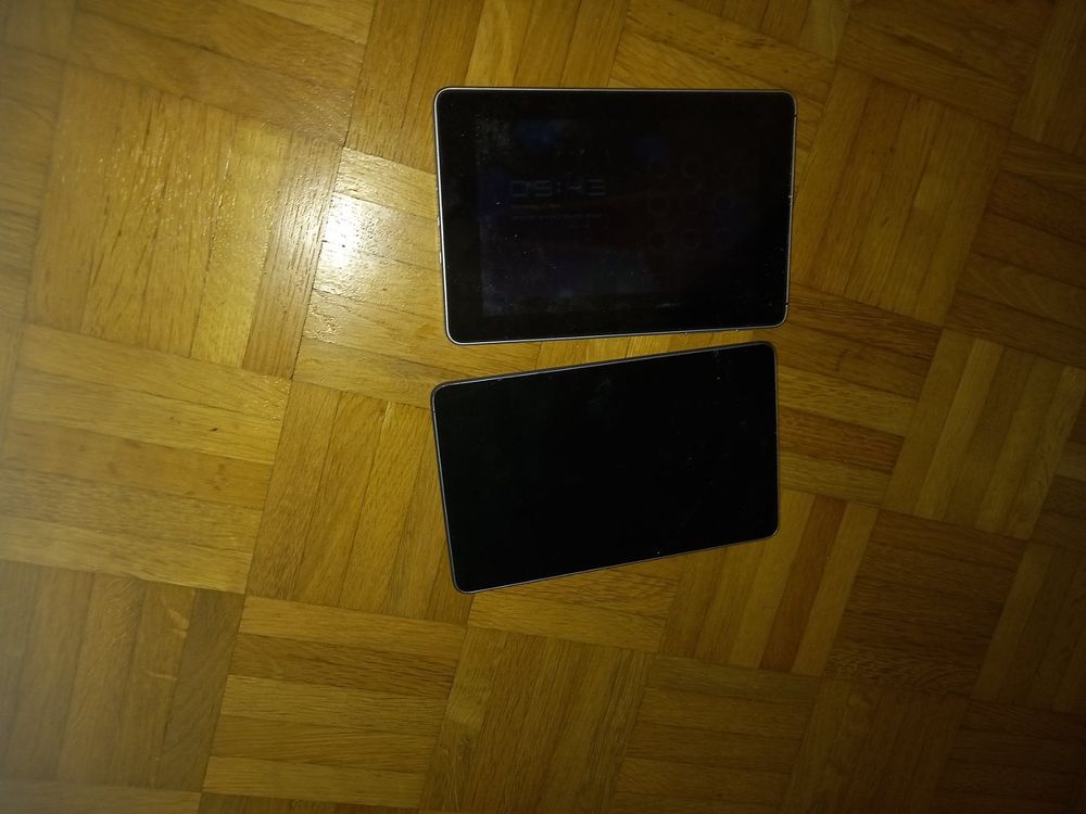 zwei tablet defekt Kaufen auf Ricardo