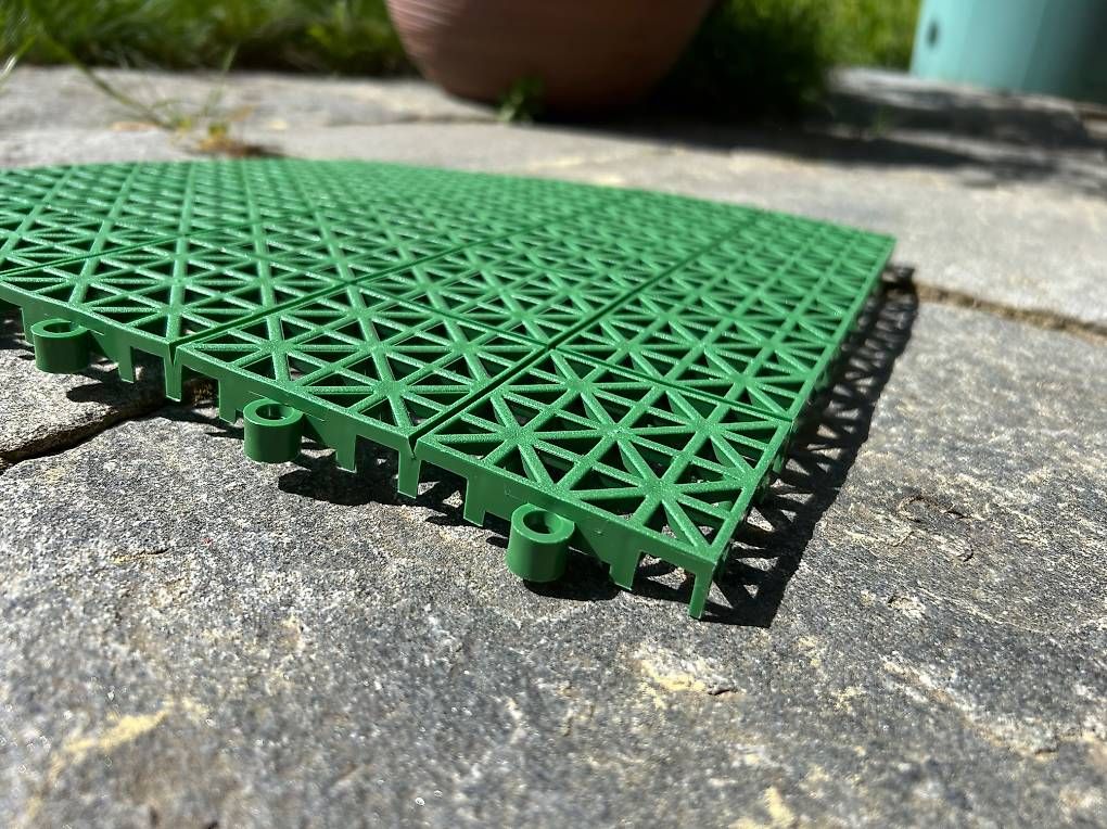 Rivestimenti per pavimenti: Bodenrost grün 14mm PE, 3m^2 – Usato da St.Stephan venduto da achromobacter