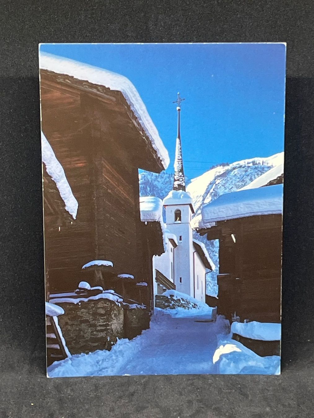 Cartoline postali: Blatten ob Naters 1322m Dorfgasse mit Kirche – Usato da Widnau venduto da Brusi9