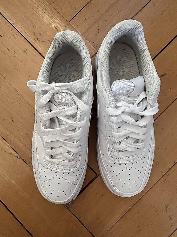 Scarpe da uomo: Nike Classic White Sneakers  – Nuovo e nell'imballaggio originale da Zürich venduto da pri_9xqj 1