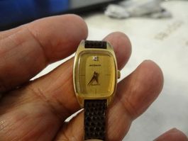 MAGNUM DAMEN SEHR KLEINE UHR.QUARTZ -EINSTEIN-LÄÜFT-19X23MM