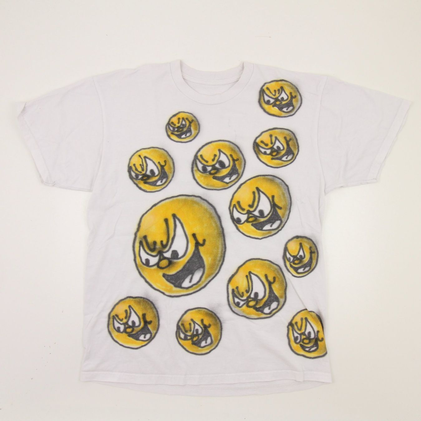 T-Shirts: Airbrush T-Shirt – Gebraucht aus Bern von Padeeeh