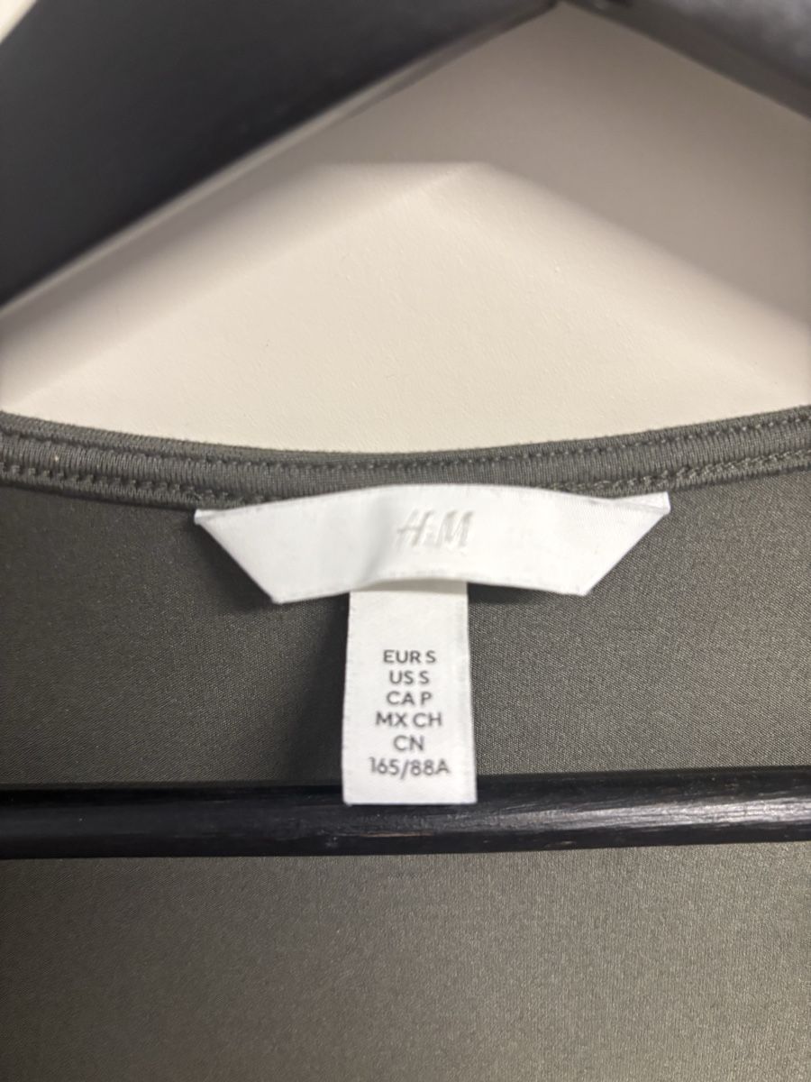 Maglioni & Felpe: H&M Top mit eckigem Ausschnitt – Nuovo (secondo la descrizione) da Bern venduto da lek_flt9 1