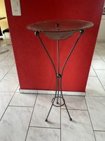 Glasschale mit Metallständer
