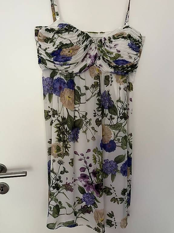 Robes: Kleid mit Blumenmuster – D'occasion à Bolligen par sunflower96 4