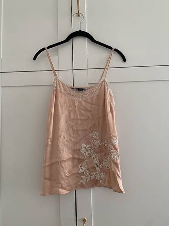Top mit Perlenstickerei (Grösse XS)