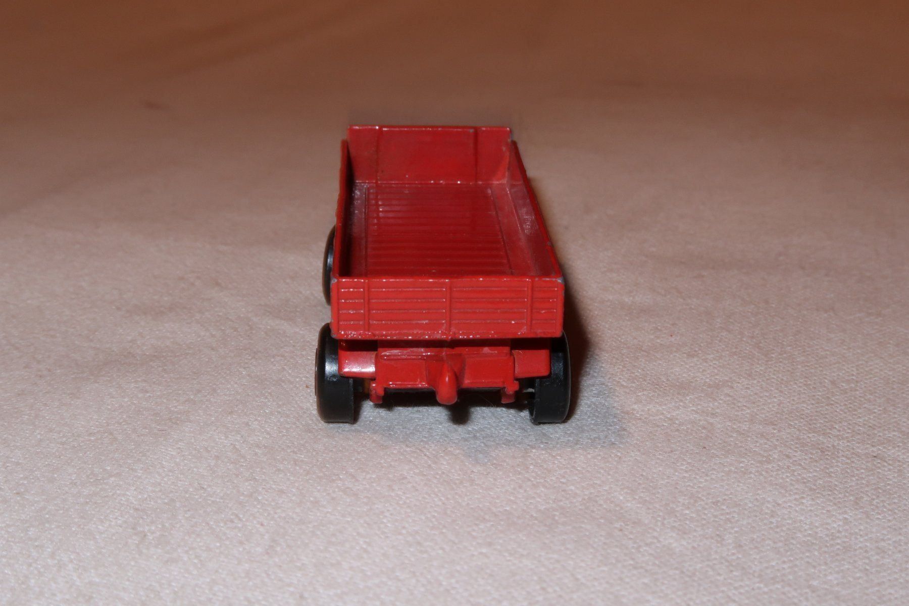 Mercedes-Benz Modellini d'auto: Matchbox Mercedes Trailer – Usato da Muttenz venduto da Laeckerlihamschter 3