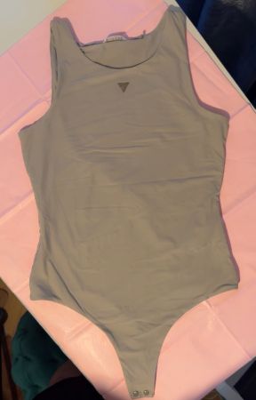 Guess Body - figurbetonter Hingucker Grösse S