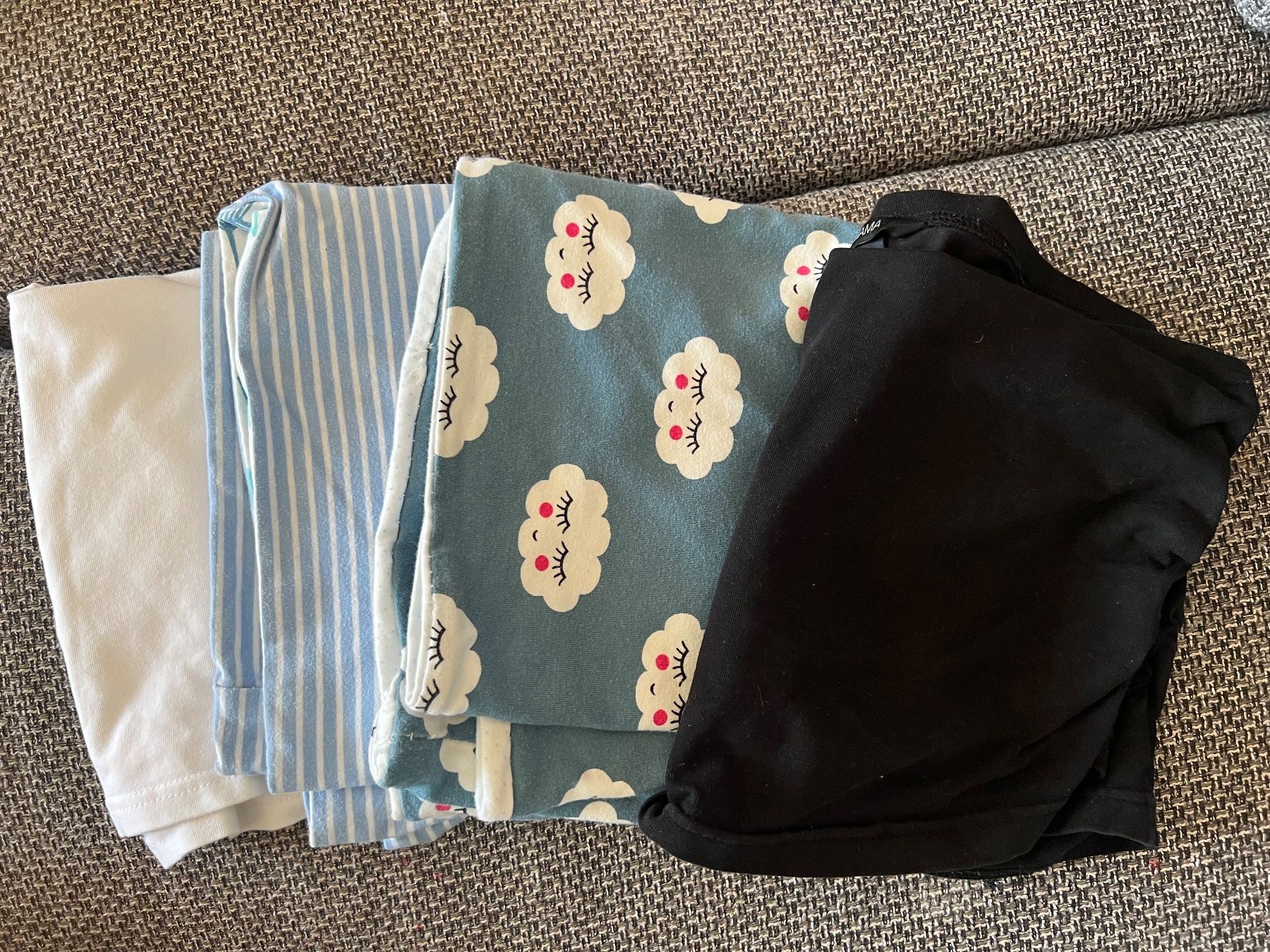 Lotti di vestiti: Schwangerschaft Paketkleider – Usato da Zürich venduto da Jakomo007 9