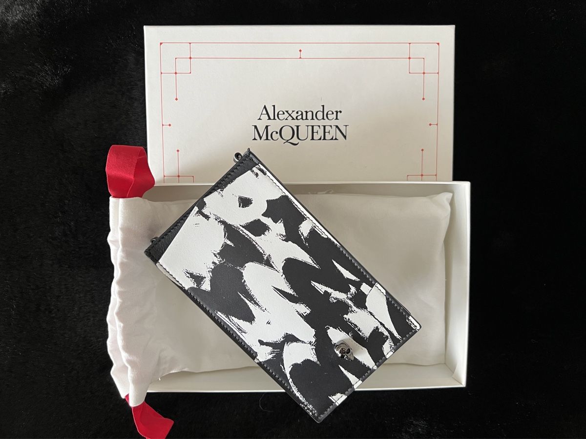 Alexander Mcqueen Sacs femmes: Alexander McQueen Handytasche, NEU – Neuf avec emballage d'origine à Bergdietikon par pinkerton13