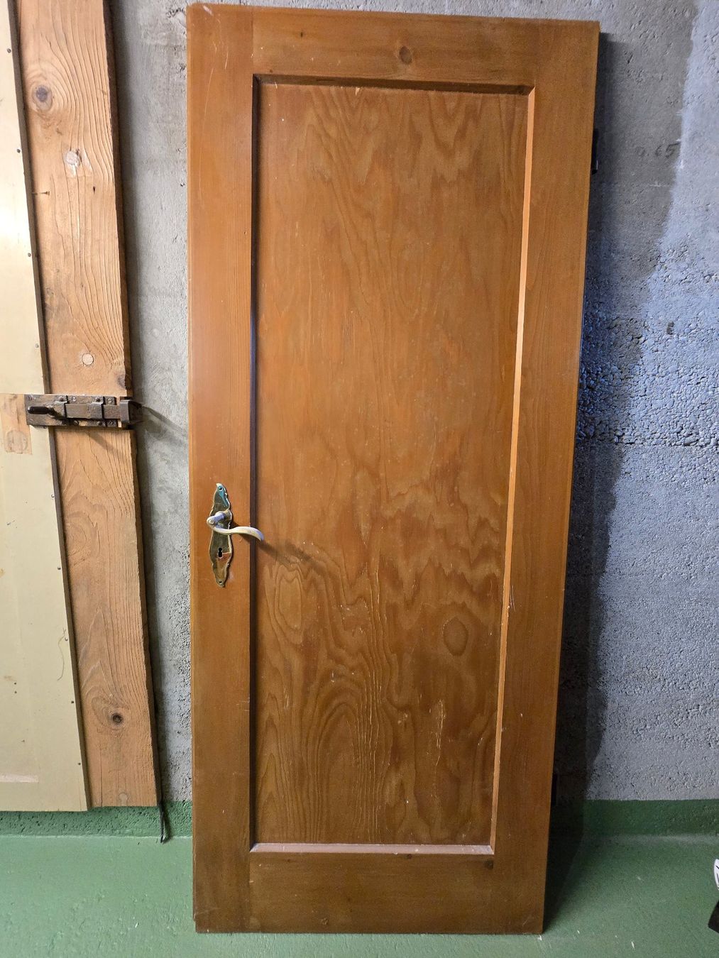 Portes: Holztüre ca. 80 jährig – D'occasion à Aadorf par Dcand