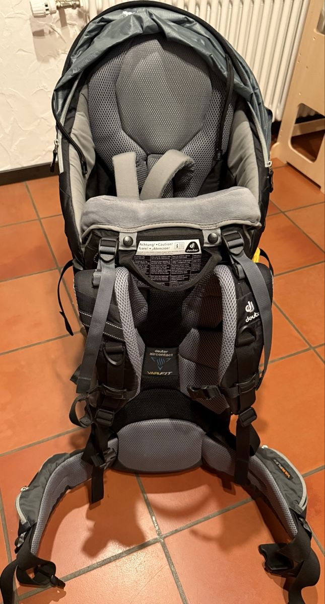 Deuter Zaini: Deuter Kindertragerucksack – Usato da Niederwil AG venduto da ctmp